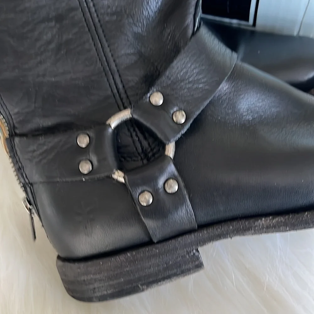 Women’s size 8.5 slightly used leather boots - Picture 4 of 4